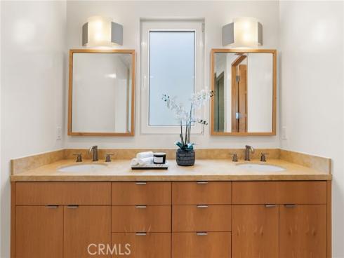 1554 E Oceanfront , Newport Beach, CA