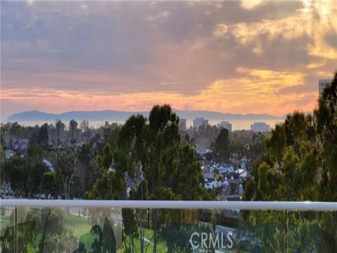 17  Monaco  12 , Newport Beach, CA