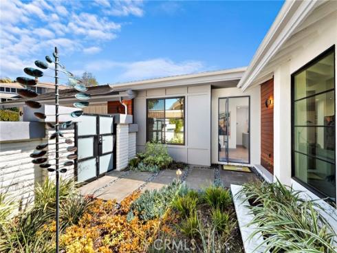 17  Monaco  12 , Newport Beach, CA