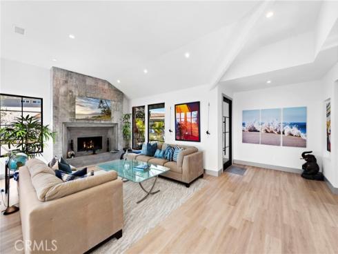 17  Monaco  12 , Newport Beach, CA