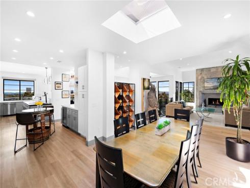 17  Monaco  12 , Newport Beach, CA