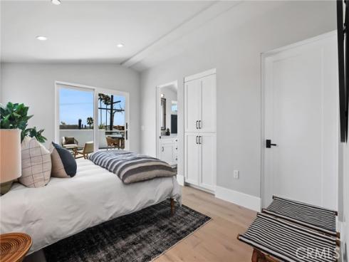 825 W Bay  B  Avenue, Newport Beach, CA