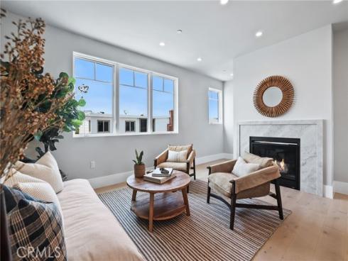 825 W Bay  B  Avenue, Newport Beach, CA