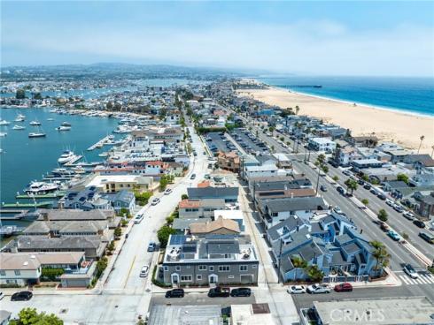 825 W Bay  B  Avenue, Newport Beach, CA