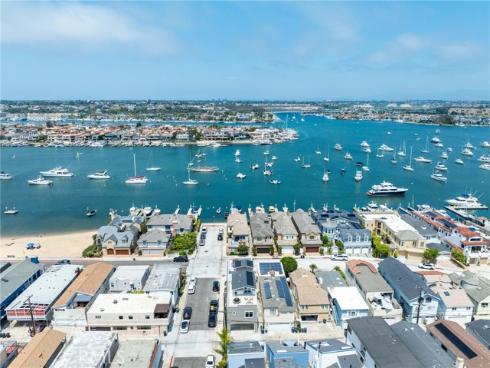 825 W Bay  B  Avenue, Newport Beach, CA