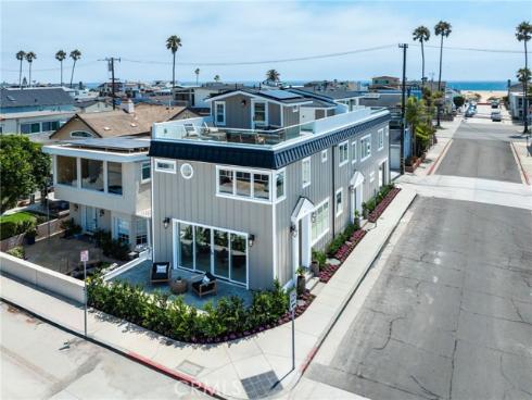 825 W Bay  B  Avenue, Newport Beach, CA