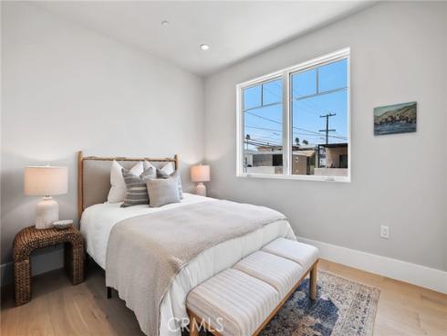 825 W Bay  B  Avenue, Newport Beach, CA