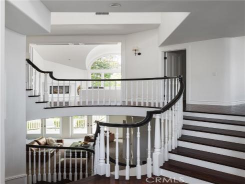 212  Kings Place  , Newport Beach, CA