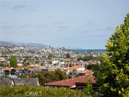 212  Kings Place  , Newport Beach, CA