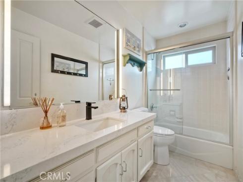 1730  Plaza Del Norte  , Newport Beach, CA