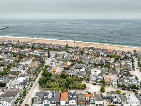 1730  Plaza Del Norte  , Newport Beach, CA