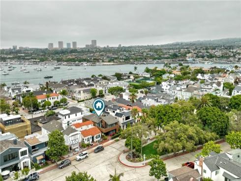 1730  Plaza Del Norte  , Newport Beach, CA