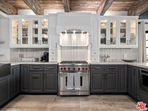 305  Grand Canal  , Newport Beach, CA