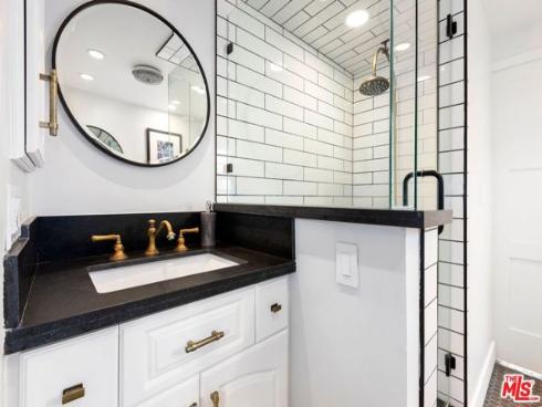 305  Grand Canal  , Newport Beach, CA