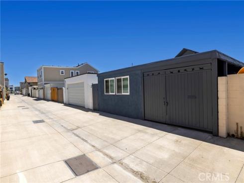 250  62nd Street  , Newport Beach, CA