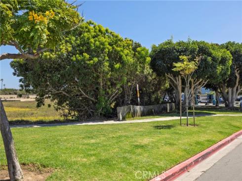 250  62nd Street  , Newport Beach, CA
