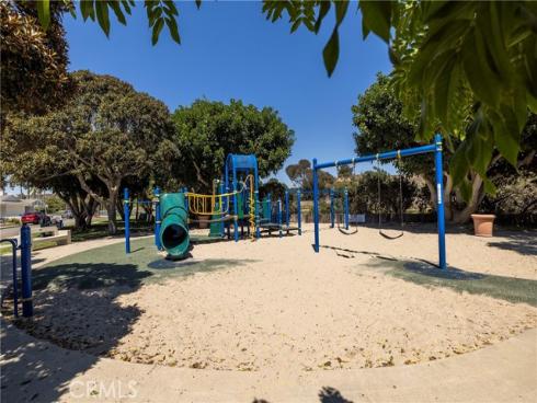 250  62nd Street  , Newport Beach, CA