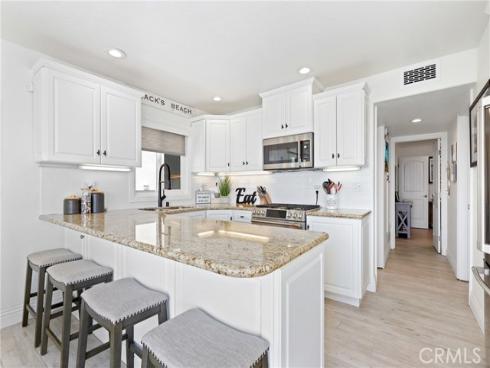 916 E Oceanfront  , Newport Beach, CA