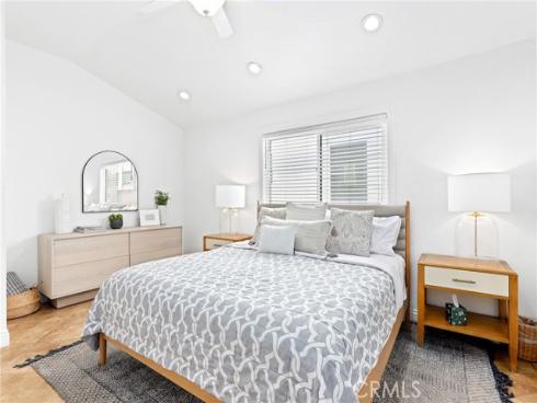 916 E Oceanfront  , Newport Beach, CA