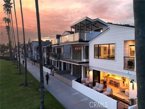 916 E Oceanfront  , Newport Beach, CA