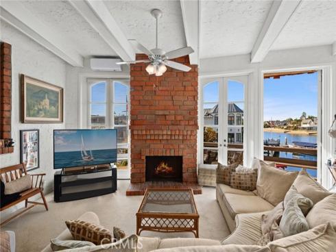 115 N Bay Front  , Newport Beach, CA