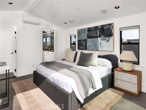 7210  W. Oceanfront  , Newport Beach, CA