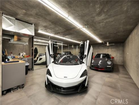 7210  W. Oceanfront  , Newport Beach, CA