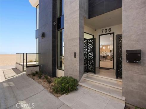 706 W Oceanfront  , Newport Beach, CA