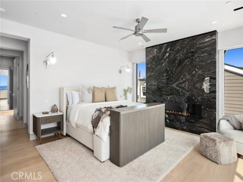 706 W Oceanfront  , Newport Beach, CA