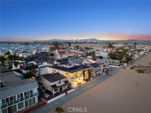 706 W Oceanfront  , Newport Beach, CA