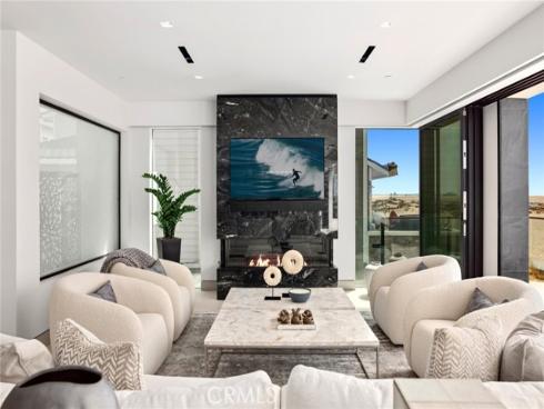 706 W Oceanfront  , Newport Beach, CA