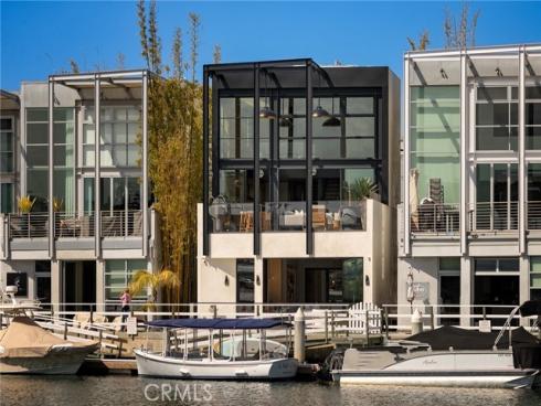 2910 Lafayette Avenue