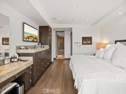 8  Beacon Bay  , Newport Beach, CA