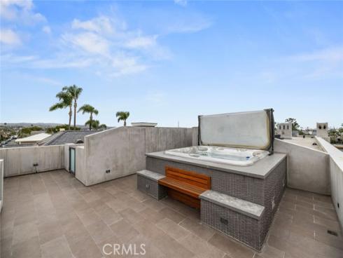 8  Beacon Bay  , Newport Beach, CA