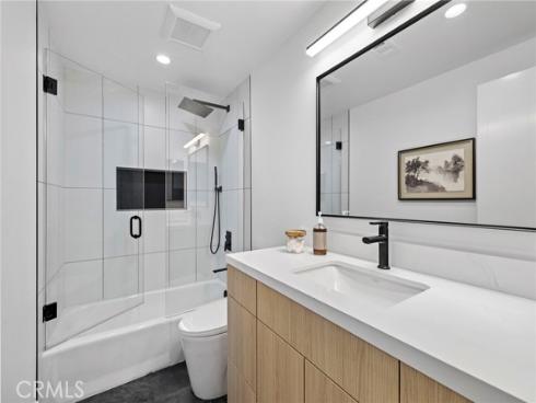 558  Vista Flora  , Newport Beach, CA