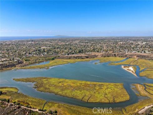 558  Vista Flora  , Newport Beach, CA