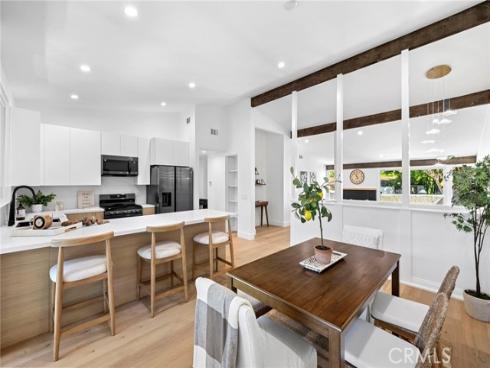 558  Vista Flora  , Newport Beach, CA