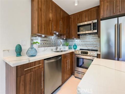 100  Scholz  205  Plaza, Newport Beach, CA