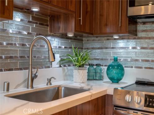 100  Scholz  205  Plaza, Newport Beach, CA