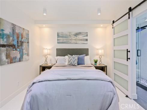 100  Scholz  205  Plaza, Newport Beach, CA