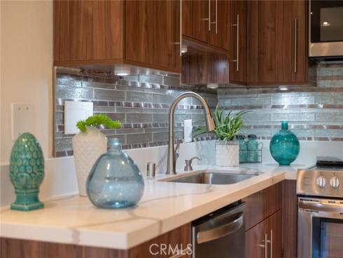 100  Scholz  205  Plaza, Newport Beach, CA