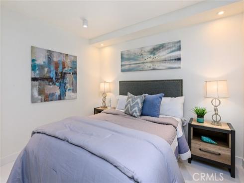 100  Scholz  205  Plaza, Newport Beach, CA