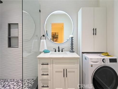 100  Scholz  205  Plaza, Newport Beach, CA