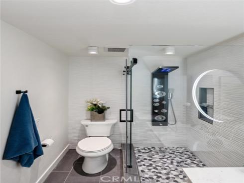 100  Scholz  205  Plaza, Newport Beach, CA