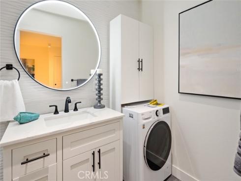 100  Scholz  205  Plaza, Newport Beach, CA