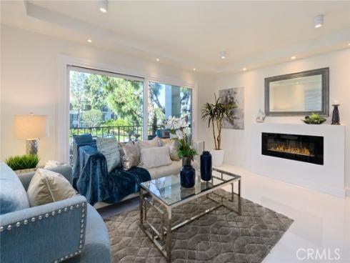 100  Scholz  205  Plaza, Newport Beach, CA