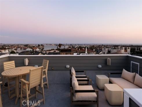 125  Kings   Place, Newport Beach, CA