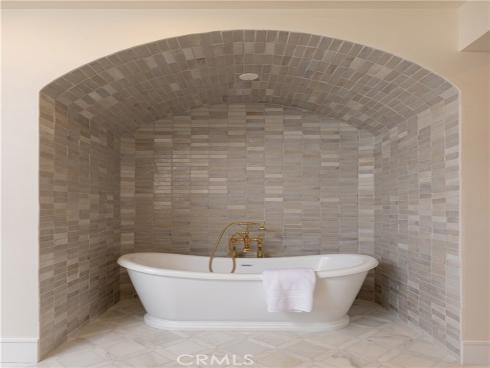 8  Gleneagles   Drive, Newport Beach, CA