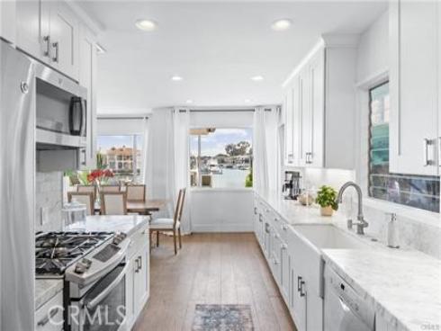 11  Harbor   Island, Newport Beach, CA