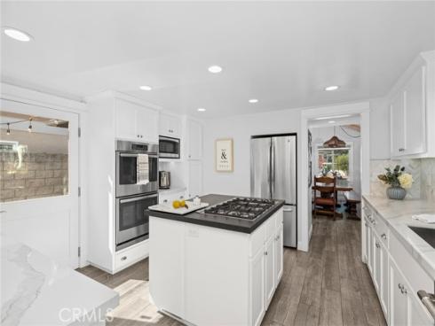 126  Collins  , Newport Beach, CA